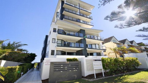 Amalfi Unit 11 Above All Else 50 King Street - Accommodation Tasmania 5