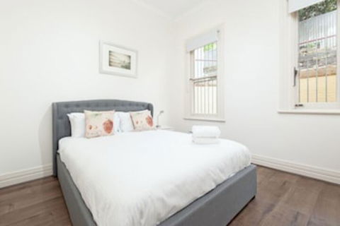 Stunning Sydney Home 7 - Accommodation Tasmania 0