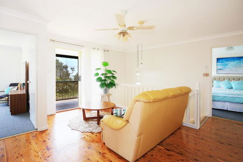 The Crescent Pet Friendly 1 Min To Beach - Accommodation Tasmania 2