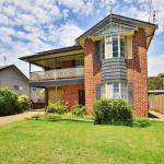 The Crescent Pet Friendly 1 Min To Beach - Accommodation Tasmania 0