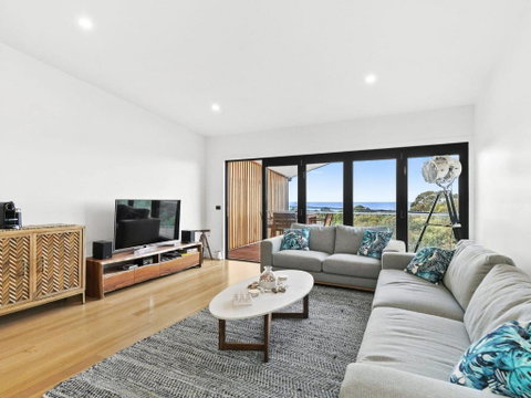 POINT BREAK NEW LISTING 2019 - Accommodation Tasmania 4