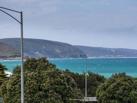 WATERFRONT THREE In The Heart Of Lorne - Accommodation Tasmania 1
