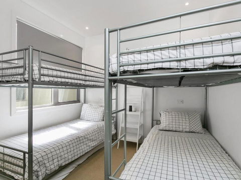 WATERFRONT THREE In The Heart Of Lorne - Accommodation Tasmania 5