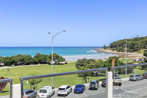 WATERFRONT SEVEN In The Heart Of Lorne - Accommodation Tasmania 3