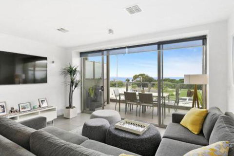 WATERFRONT TWO Position Perfect NEW LISTING 2019 - Accommodation Tasmania 0