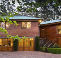 Treetops elegant inviting designer cedar home - Accommodation Tasmania