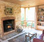Adelaide Hills Camellia Cottage WiFi - Accommodation Tasmania