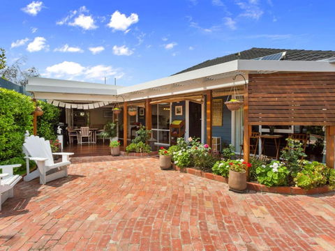 KARINYA MORNINGTON - Accommodation Tasmania 5