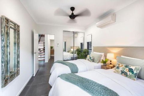 WINDFALL In PALM COVE - Accommodation Tasmania 3
