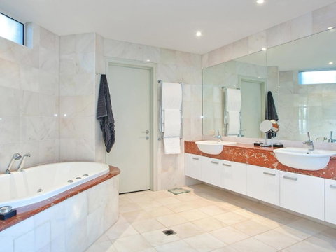 Artis Noosa Heads - Accommodation Tasmania 6
