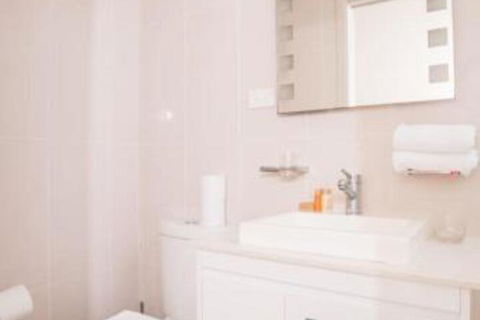 Scenic Illawong Riverside Getaway 1bed1bath Unit - Accommodation Tasmania 7
