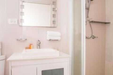 Scenic Illawong Riverside Getaway 1bed1bath Unit - Accommodation Tasmania 5