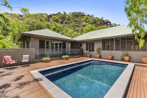 Absolute Beachfront - Accommodation Tasmania 0