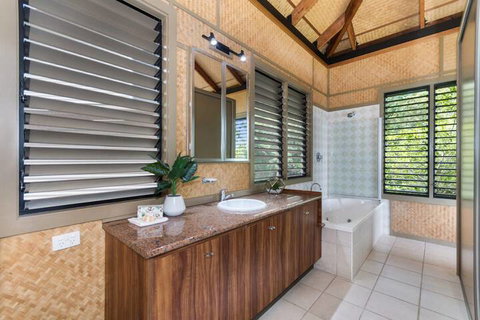 Absolute Beachfront - Accommodation Tasmania 7