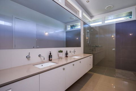 Kalina Retreat Tennis & Pool - Accommodation Tasmania 3