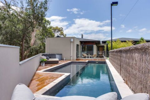 Kalina Retreat Tennis & Pool - Accommodation Tasmania 0
