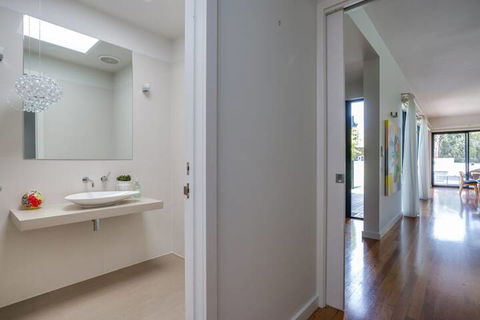 Kalina Retreat Tennis & Pool - Accommodation Tasmania 2