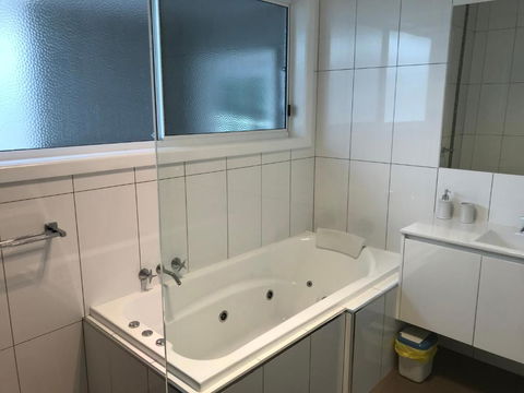 BEACHPOINT COTTAGE - Accommodation Tasmania 1