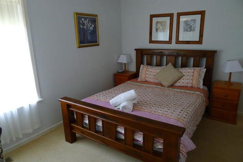 BEACHPOINT COTTAGE - Accommodation Tasmania 4