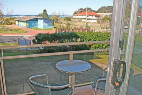 Seaview #2 2 / 171 Avoca Drive - Accommodation Tasmania 7