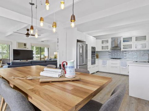 BAYSHORE DROMANA - Accommodation Tasmania 4