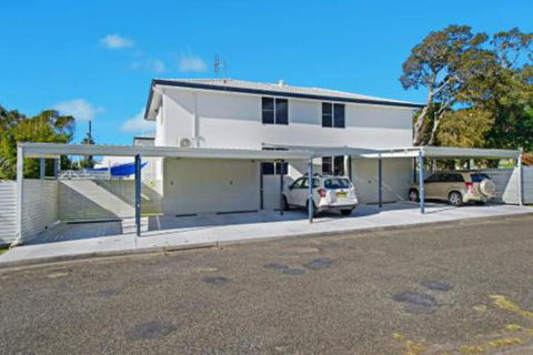 WAVES On MAIN 4 / 1 MAIN STREET - Accommodation Tasmania 3