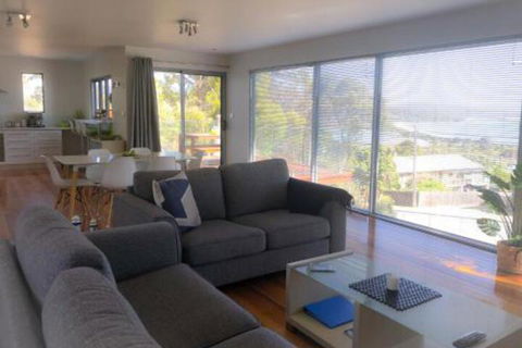 BAY Of FIRES BEACH SHACK Ocean Views From A Modern Beachhouse - Accommodation Tasmania 3