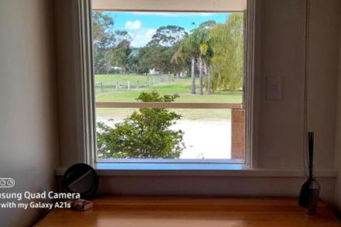 101 Oatlands - Accommodation Tasmania 5