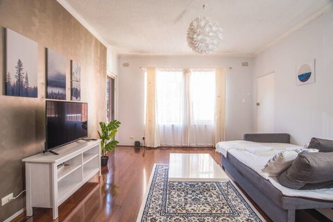 Vibrant And Colorful Apartment In Dollspoint - Accommodation Tasmania 7