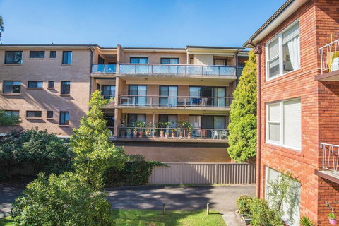 Vibrant And Colorful Apartment In Dollspoint - Accommodation Tasmania 2