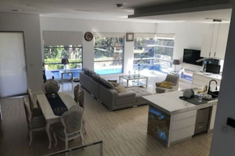 Luxury Big House Cinema Pool Many Guests - Accommodation Tasmania 0
