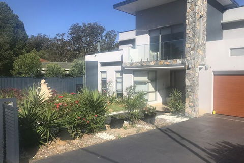 Luxury Big House Cinema Pool Many Guests - Accommodation Tasmania 3