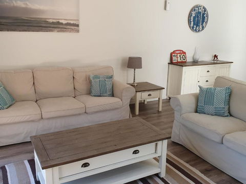 26 Satinwood Drive Low Set Modern Sleeps 8 - Accommodation Tasmania 3