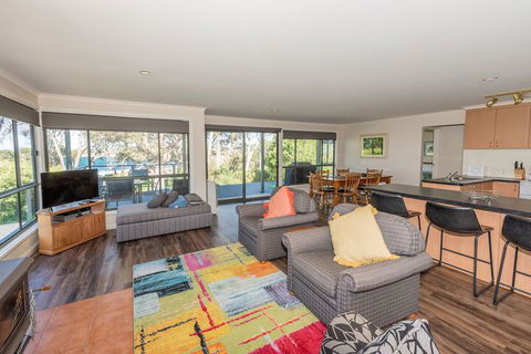 Allure - Accommodation Tasmania 5