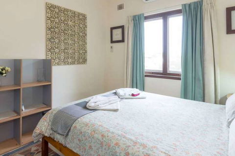 B6 Cafes & Restaurants Close To UWA - Accommodation Tasmania 6