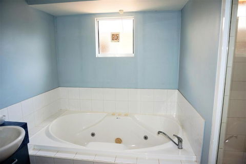 Osprey Holiday Village Unit 115 Idyllic 3 Bedroom Holiday Villa With A Pool In The Complex - Accommodation Tasmania 3