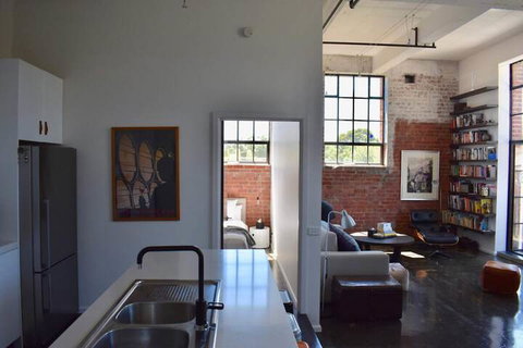 Stylish Warehouse Conversion In Heart Of Fitzroy - Accommodation Tasmania 6
