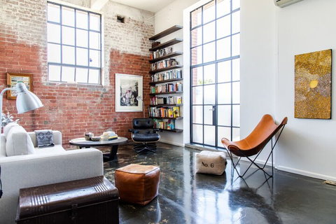 Stylish Warehouse Conversion In Heart Of Fitzroy - Accommodation Tasmania 3