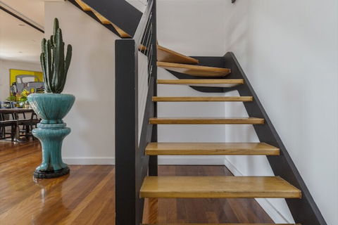 Fabulous Fitzroy Converted Warehouse - Accommodation Tasmania 4