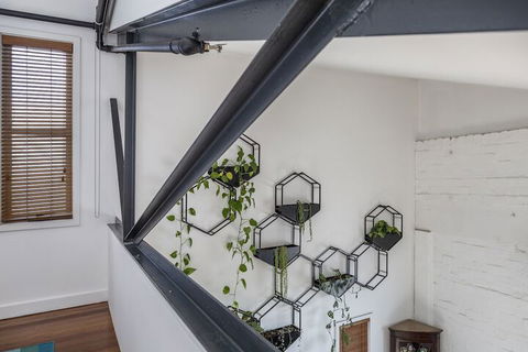 Fabulous Fitzroy Converted Warehouse - Accommodation Tasmania 2