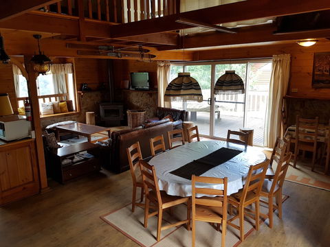 Alpine Stag Lodge House - Accommodation Tasmania 3