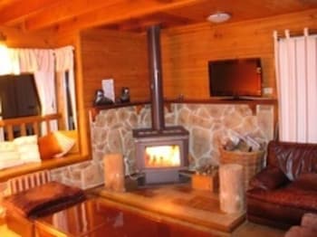 Alpine Stag Lodge House - Accommodation Tasmania 0