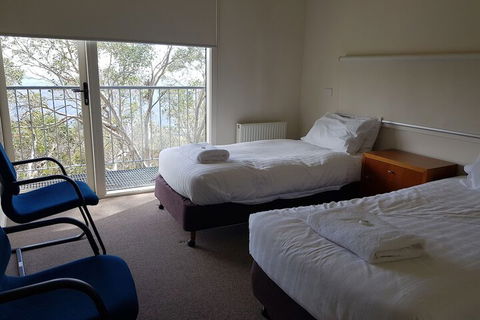 K2 Unit 11 - Accommodation Tasmania 1