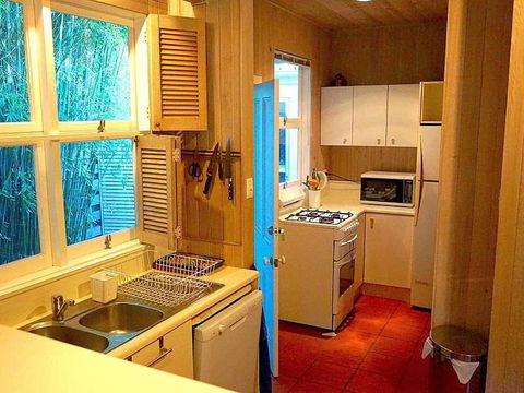 Wisteria Cottage On The Lagoon / Beach - Accommodation Tasmania 5