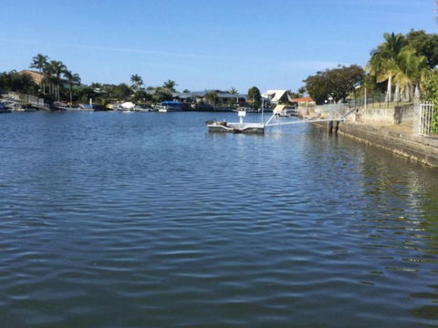 Private Canal Duplex With Pontoon Oleander Drive Bongaree - Accommodation Tasmania 1