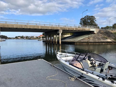 Private Canal Duplex With Pontoon Oleander Drive Bongaree - Accommodation Tasmania 6