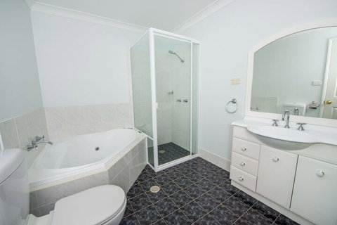 Ajax Avenue 2 / 35 Nelson Bay - Accommodation Tasmania 4