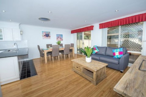Ajax Avenue 2 / 35 Nelson Bay - Accommodation Tasmania 0
