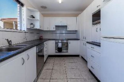 2 Bedroom Apartment Laman Lodge Unit 5 - Accommodation Tasmania 1