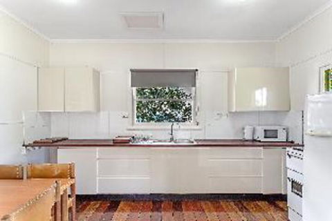 1 Bedroom House Government Road No. 102 PET FRIENDLY - Accommodation Tasmania 4